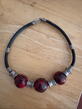 0188) Vintage Red Bead Leather Choker Necklace with Silver Accents